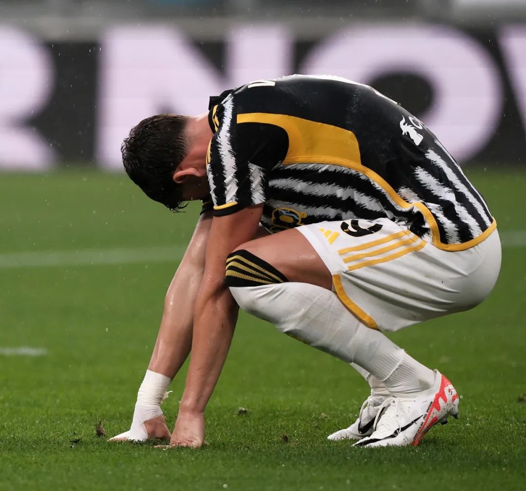 台上塑造国 台上塑造国