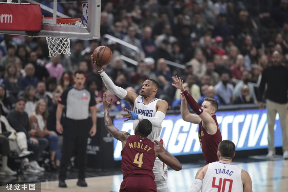 而老鹰则在 而老鹰则在